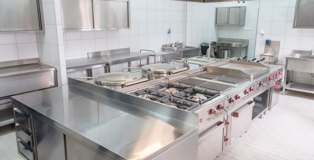 Manutenção e higienização de um fogão industrial: tudo o que você precisa saber!
